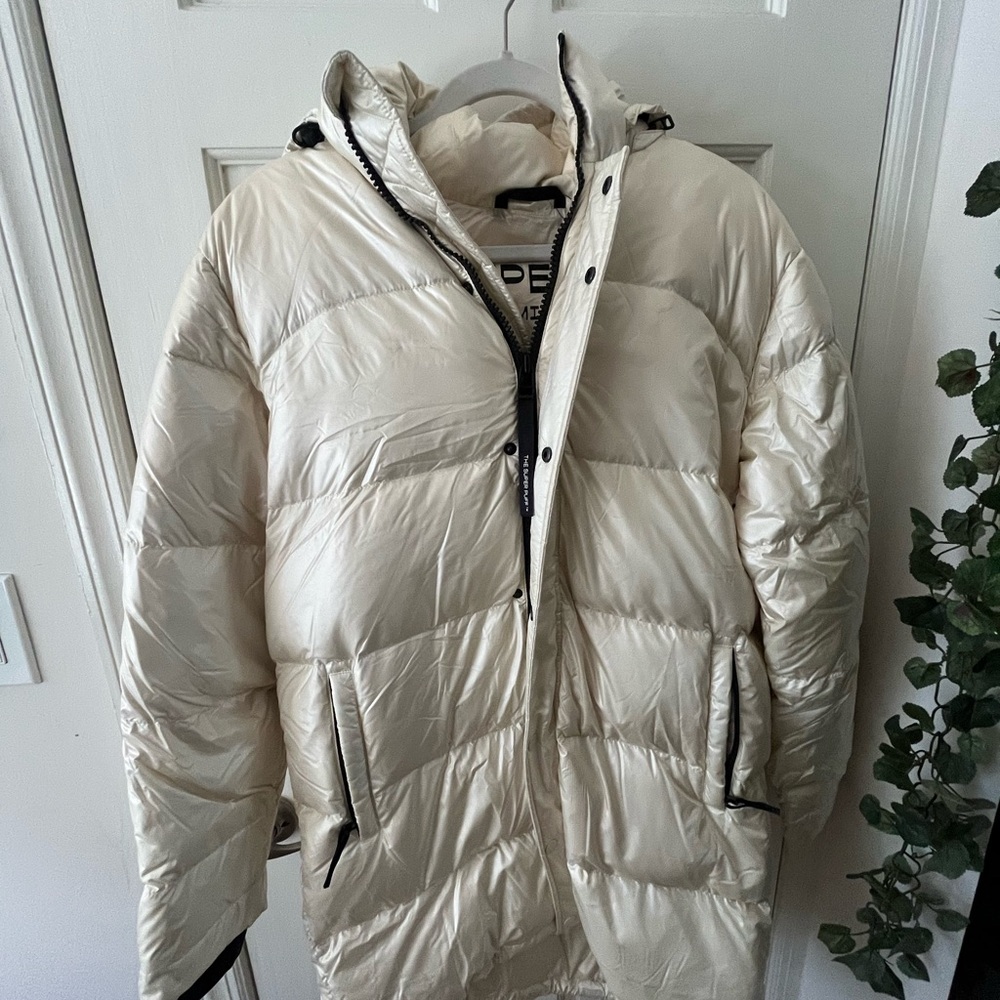Never Worn Aritzia Superpuff (NWT)